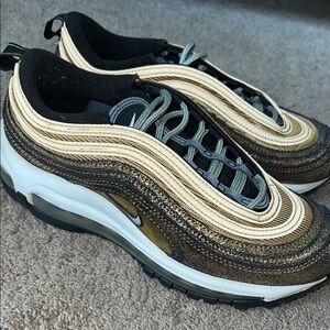 NWOT- ⭐️ Nike Air Max 97 in Black and Gold